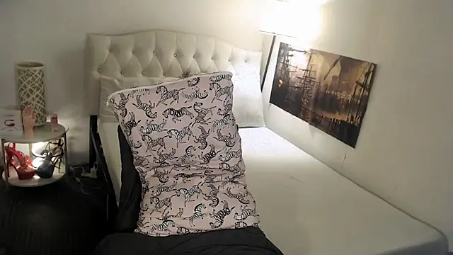 NinaDOM4CUM live sex cam