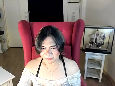 GoldenTs69 live sex cam