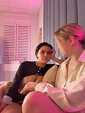 CaitlinSugar live sex cam