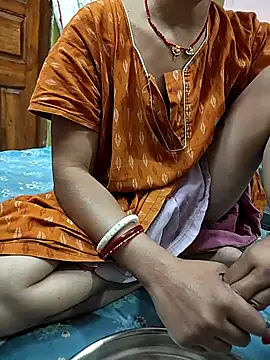 COUPLLE_VILLAGE live sex cam