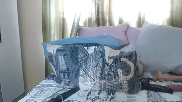 Foxybrownxx1 live sex cam