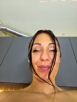 LeticiaWoods live sex cam