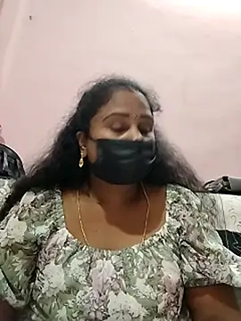 Tamil_devagi live sex cam