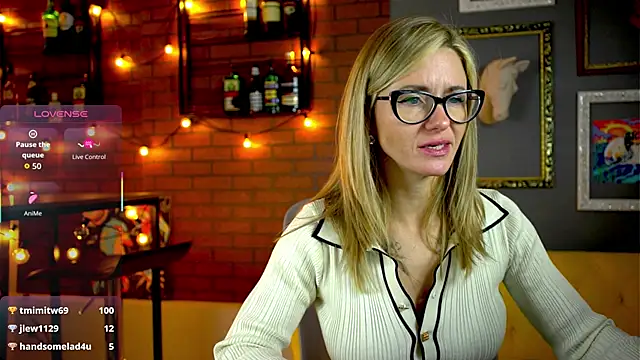 LadyIzabel live sex cam