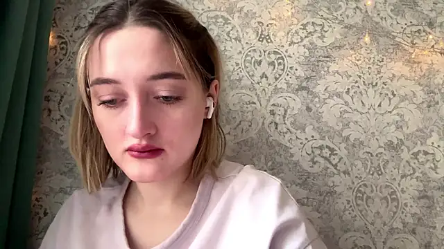 Emily_lyy's cam snapshot