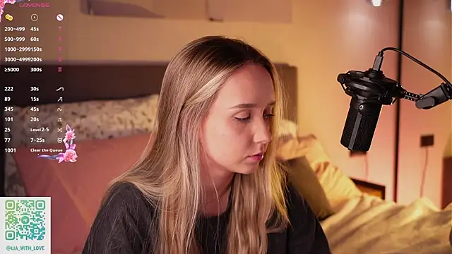 HollisBeckett live sex cam