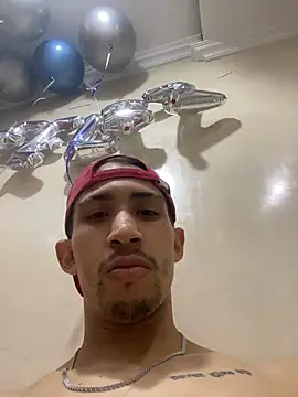 charlie_bass live sex cam