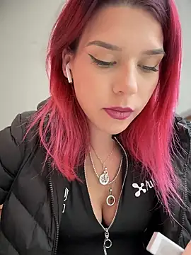 RiriRoseey live sex cam