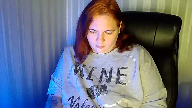 LisaLeon's cam snapshot