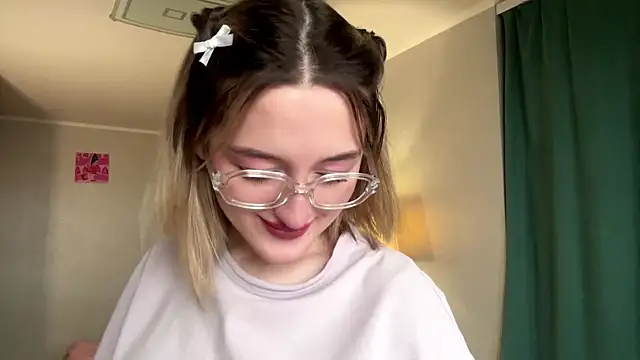 Emily_lyy's cam snapshot