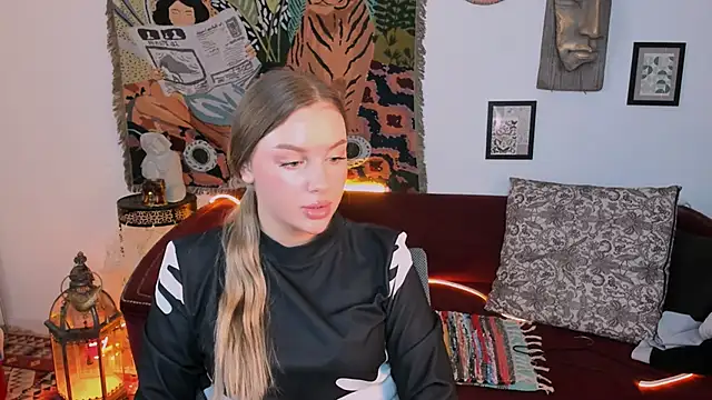 SandraLindsey's cam snapshot