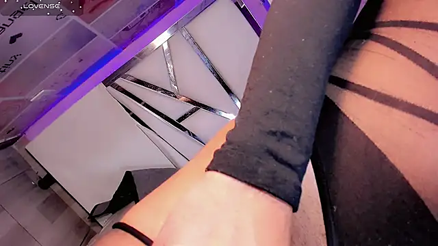 Ariia-janee live sex cam