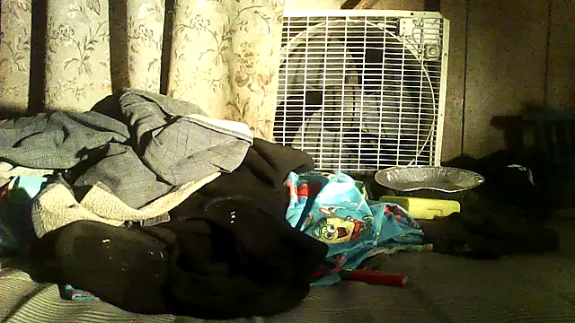 luke_thighwalker2469's cam snapshot