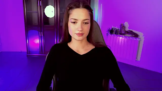 KiraVair live sex cam