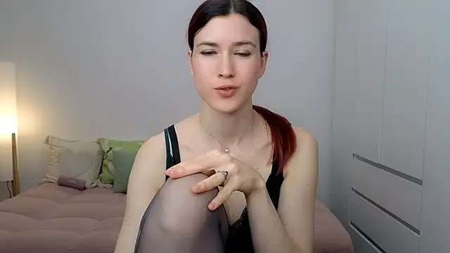 AliciaNewell live sex cam