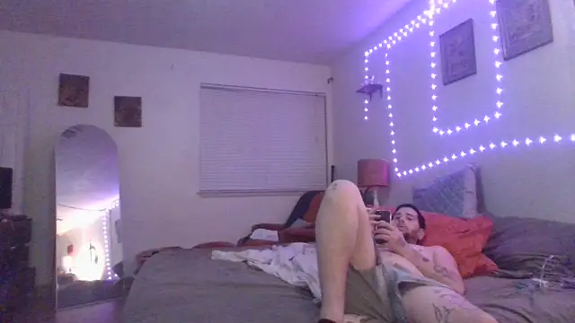 Redriddinghood8 live sex cam