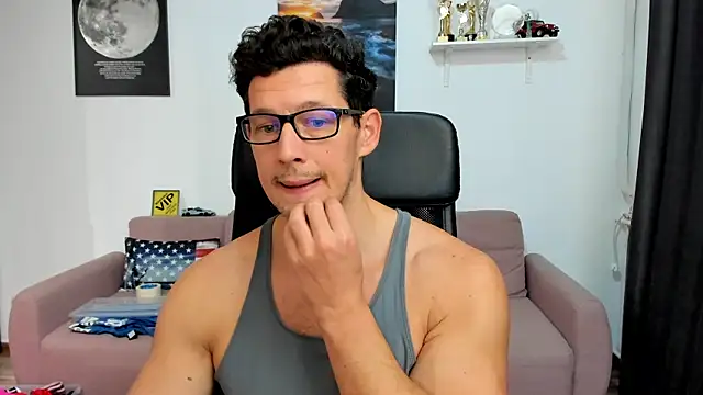 BrutusK08 live sex cam