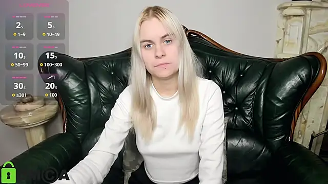 HillEva live sex cam