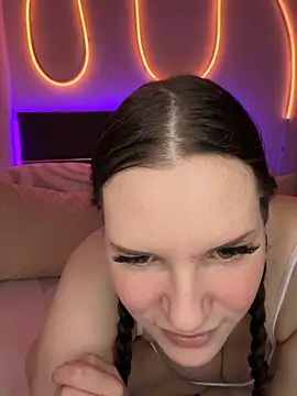 Mila-Jasmin live sex cam