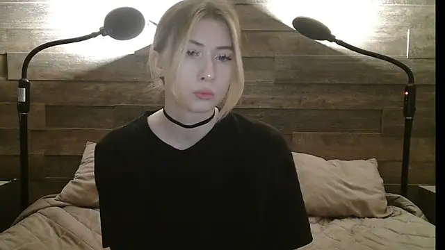 ErikaShyy's cam snapshot