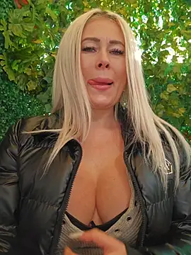 MILFBARBY live sex cam