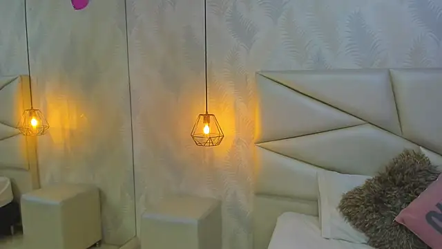 laurettedela_rouse live sex cam