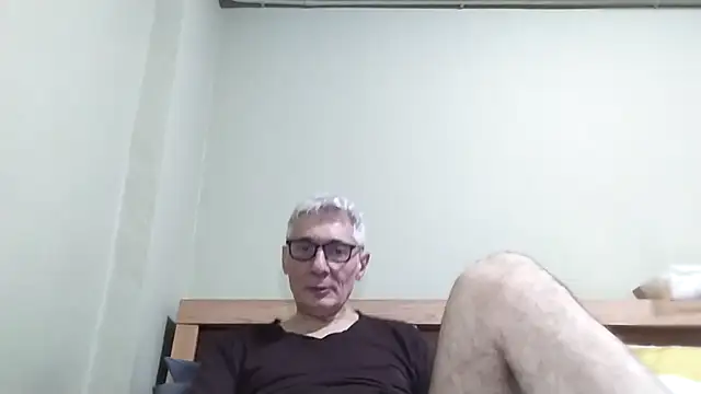 BIGUNCUTHARDCOCK live sex cam