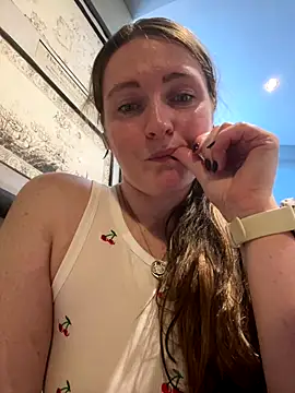 BustyBonnieUK live sex cam