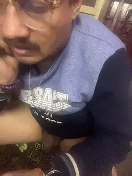 Saxymood1111's cam snapshot