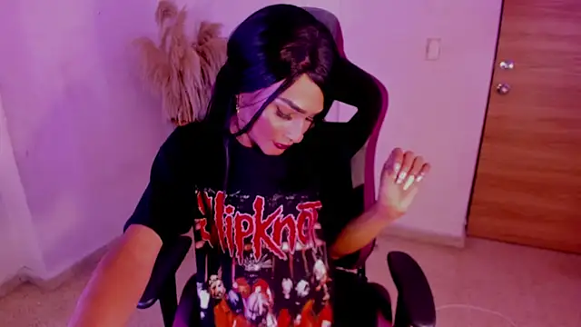 carolinemiller7 live sex cam