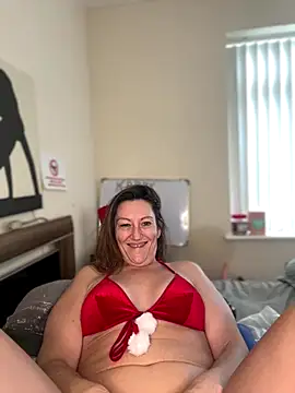 Sophia-Squirts-UK's cam snapshot