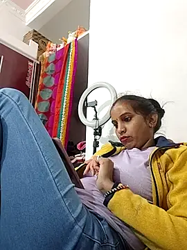 Hotty-Nidhi's cam snapshot