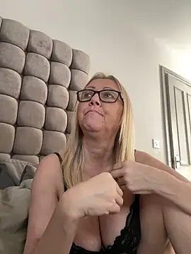 CocoJadeX's cam snapshot