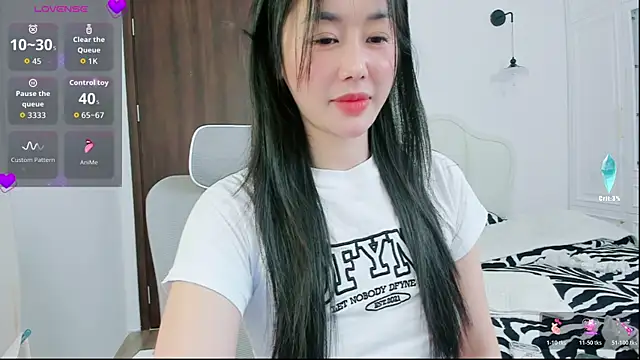 Squirt-Queenn live sex cam