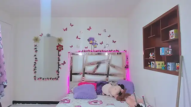 perlabeautiful's cam snapshot