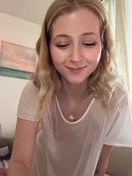 LunaRase live sex cam