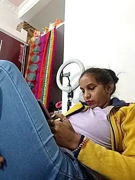 Hotty-Nidhi's cam snapshot