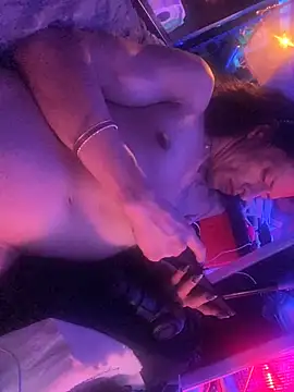 gurlnips live sex cam