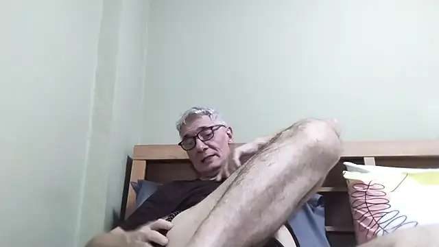 BIGUNCUTHARDCOCK live sex cam