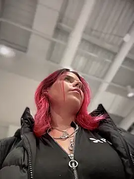 RiriRoseey live sex cam