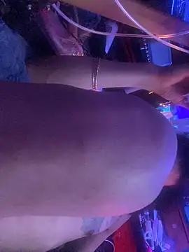 gurlnips live sex cam