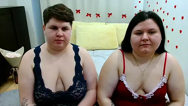 BeckyAndHellen live sex cam