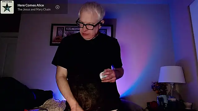 Snarfle82 live sex cam