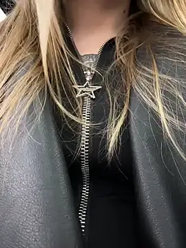 Sunny___Bunny live sex cam