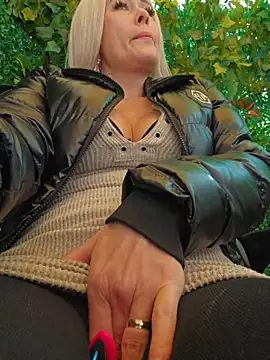 MILFBARBY live sex cam