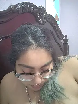 Lovelyrainn live sex cam