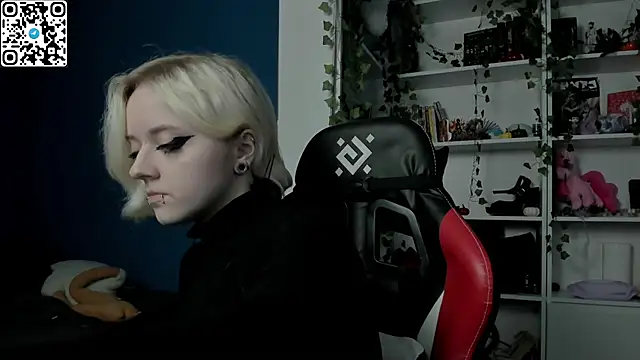 Holy_Mistress_S's cam snapshot