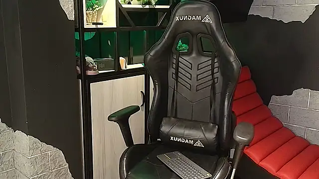 kinkytattobabe's cam snapshot