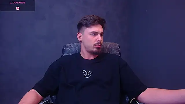 EnzoRace live sex cam