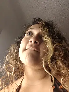 Sara_smiiith211's cam snapshot